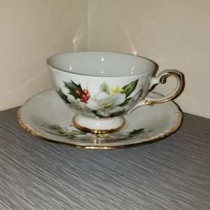 Royal Ann China Holly Teacup